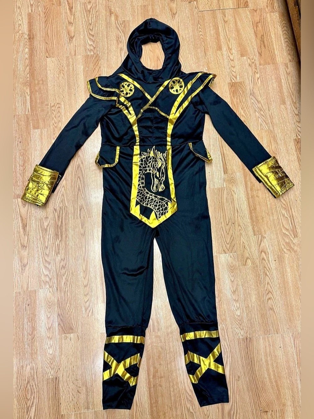 Spirit Halloween Spooktacular Creations costume Black & Gold Costume Size Medium